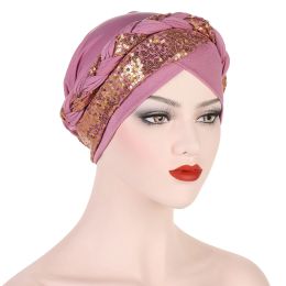 編組装飾を備えた女性ターバンスパンコール弾性ムシリムヒジャーブ額額クロスイスラム女性ラマダン衣類のヘッドラップ