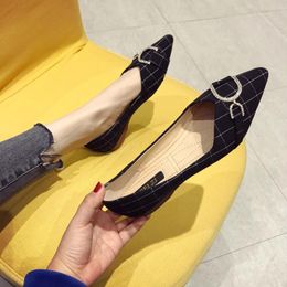 Casual Shoes Large Size Women's 2024 Spring And Autumn Fashion Trend Plaid Metal Buckle Soft Sole Shallow Cut Pointed Flat