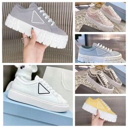 2024 New Top Designer shoes Sneakers Nylon Black Blue Casual Shoes Brand Wheel Trainers Canvas Women Sneake Fashion Platform Solid Heighten outdoor shoes