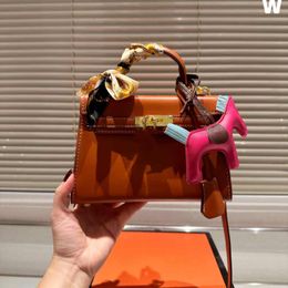 10A new best designer bags Simple light Gold lock handbag Handmade vegetable basket Classic Khaki brown Real leather Luxury Women handbags 20 cm tote bag for woman
