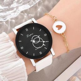 Wristwatches Ladies Watch Bracelet Set Leather Strap Analog Quartz Wristwatch Simple Dial Design Fashion Casual Dress For Women Relogio