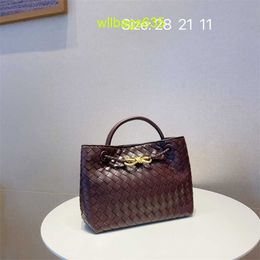 Leather Tote BottegvVenet Andiamo Bags Womens Handbag 2024 New Product Korean Internet Celebrity Bow Woven Handbag Single Shoulder Underar have logo HBT7ZP