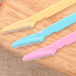 Factory direct simple eyebrow trimming knife sharp shaving knife eyebrow shaving knife eyebrow trimmer beauty makeup eyebrow trimming tools wholesale