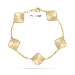 Designer Bracelets clover Bracelet Four Leaf Clover 18K Gold Love Bangle Pendant Sparkling Crystal Diamond for Women&girl Wedding Mother' Day Jewellery 8386