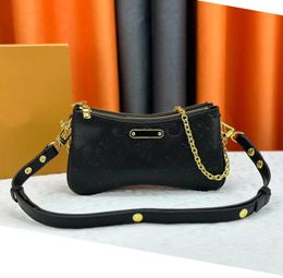 Crossbody bag Shoulder Bag Women's Fashion Designer Bag Hold Bag Tote Bag Envelope Bag with gold chain embellished simple stylish mobile phone purse