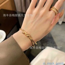 Original 1to1 Brand Logo High End Womens Bracelets New Style Exquisite Rope Band Diamond Knot Bracelet Simple Buckle Interface Infinity Jewelry Collection