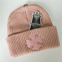 Brand Womens Luxury Hats Chr Beanie Designer Mens Cap Girls Autumn Winter Warm Headgear Sanskrit Heart Cross Knitted Hat Outdoor Caps Wool Cashmere Casquette 4N8N