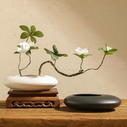 Chinese Style Ceramics Vase Flower Pot Black White Cobblestone Deformation Arrangement Accessories Modern Home Decoration 240325