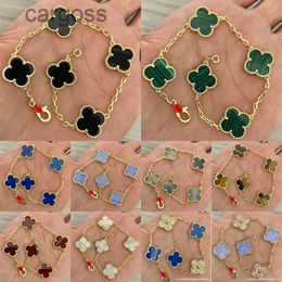 18k Gold Plated Classic Fashion Charm Bracelet Four-leaf Clover Designer Jewellery Elegant Mother-of-pearl Bracelets for Women and Men High Quality 41ZF
