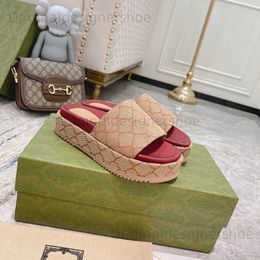 Slippers Complete packaging Genuine Leather g Slippers Same Style Designer 2023 Popular Family Best Quality Summer New Flower Flat Sandals Fashion Beach Womens Tre