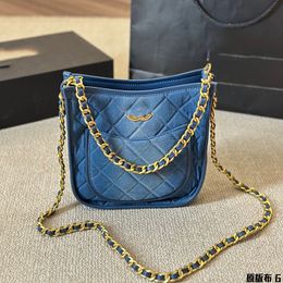 Denim Tote Bag Underarm Bag Classic Blue Diamond Gold Hardware Metal clasp Luxury Handbag matelasse Chain crossbody Bag Makeup Bags Street Casual Bags Purse 22cm