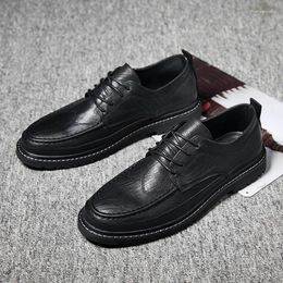 Casual Shoes 2024 Selling Men Leather Fashion Flat Sneakers Comfortable British