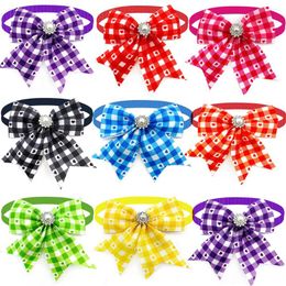 Dog Apparel 50/100pcs Valentine's Day Small Bowties Pets Accessories Lattice Style Pet Grooming Products