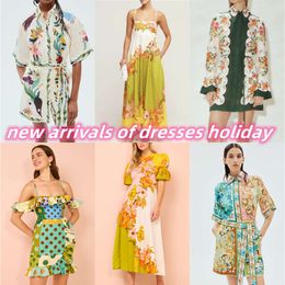 Neue Feiertagskleider Modedesigner Frauen Mini Lanternärmel Paisley gedruckte Kleider Strand tragen Partykleidung Sommer Böhmenstil Kleider Damen FZ2404035
