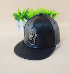 Whole 2016Leather PU Black gold metal lion hiphop snapback cap hats fashion cool casul flat brim fu hats4876253