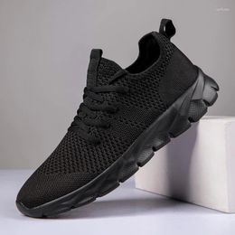 Casual Shoes Fujeak Ultralight Plus Size Footwear Outdoor Anti-slip Comfort Sneakers Breathable Mesh For Men With