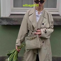 Leather Tote BottegvVenet Andiamo Bags Brass Metal Rope Buckle Woven Womens Bag b Versatile Fashionable Top Layer Cowhide Large Capacity Tot have logo HBMVVV