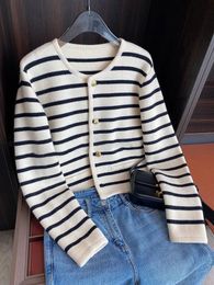 Korean Fashion Sweater Cardigan White Black Striped Knitted Sweater Women Short Cardigan Long Sleeve Cardigan Female Winter 240323