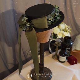 Berets Vintage Dark Green Flat Fedoras For Women Satin Bow Flower Wedding Hat British Cocktail Fomal Fascinator Hair Clips