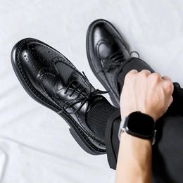 Casual Shoes Men Fashion Business Wedding Dress Original Leather Lace-up Carving Brogue Shoe Black Brown Sneakers Gentleman Footwear