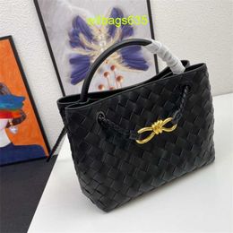 Leather Tote BottegvVenet Andiamo Bags 2024 New Metal Buckle Genuine Leather Woven Tote Bag Crossbody Shoulder Bag Handbag b Home Vegetable B have logo HBEUDK