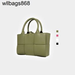 Handbag Bottegvenetass Arco Mini Leather Cowhide Womens Simple Style Tote Single Shoulder Diagonal Woven Bag