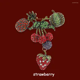 Brooches SHMIK Vintage Heavy Industry Strawberries Pendant Crystal Brooch Badges For Women Men Classic Retro Design Fruit Pines Corsgaes
