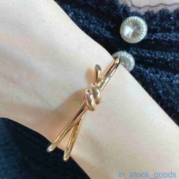 Original 1to1 Brand Logo High End Womens Bracelets v Gold Plating v Gold Plating Light Gold Rope Knot Bracelet Cnc High Edition Infinity Jewellery Collection