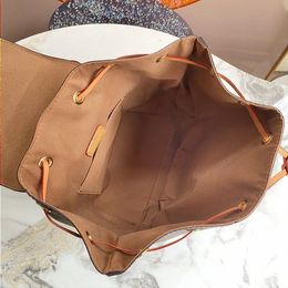 Designer Montsouris Backpack Women Fashion Casual Luxury BB PM Backpack Schoolbag Cowhide Leather Purse Wallet Drawstring Duffle Shoulder Ba