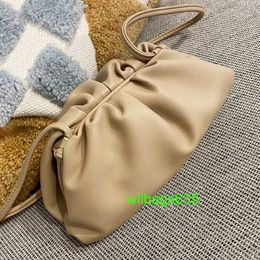 Pouch Cloth Bags BottegvVenet Trusted Luxury Bag Leather Cloud Bag Fold Bag Grab Bag New Minority Design Bag Versatile Messenger Leather Soft have logo HB0SCB