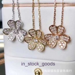 High end designer necklace 1:1 vanclef Clover Full Diamond Fashion Necklace Fresh and Versatile Flower Pendant Light Luxury Collar Chain Broadcast Same Style