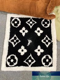 All-match Designer black white carpet French classicold flower logo rectangular carpet bedside carpet anti fouling home decoration carpet looped carpet floor mat