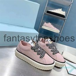 Lavinss designer shoes new roller 2023 casual shoes bread mens sports shoes Forrest Gump sports female couple Joker fashion outdoor 0ZN6