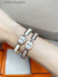 New Classic Designer for Women Light Luxury Pig Nose with Grade Exquisite and Personalised Gold Plated Enamel High Edition Couple Bracelet With Logo