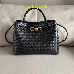 Leather Tote BottegvVenet Andiamo Bags Brass Metal Rope Buckle Woven Womens Bag b Versatile Fashionable Top Layer Cowhide Large Capacity Tot have logo HBVT6H