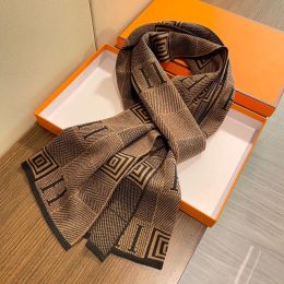 Scarves Classic Plaid Women's Men's Scarf Fringe Designer Scarf Shawl S Winter Women and Men 180x32cm Christmas Gift