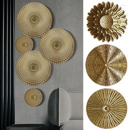 Decorative Figurines Round Golden Wall Decoration Hanging Metal Irregular Plate Pendant Iron Background Living Room Office Crafts