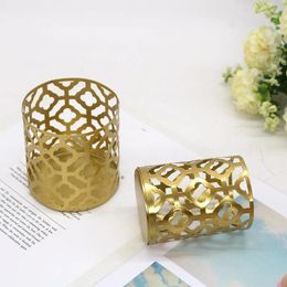 Candle Holders Nordic Gold Geometric Hollow-out Wrought Iron Candlestick Creative Scented Cup Home Decorative Ornament.