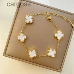 18k Bracelet Classic 4/four Leaf Clover Designer White Red Blue Agate Shell Mother-of-pearl Charm Bracelets Gold Plated Wedding Woman Fashion Jewelry 68XL