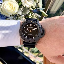 Per orologi di lusso la versione meccanica di orologio da uomo è chiusa e marchio Italia Sport
