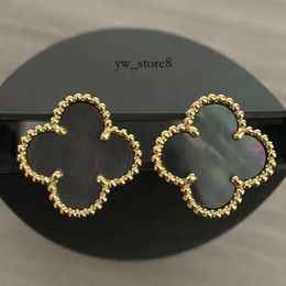 Designer Rings Earring Clover Ring Studs Ear Clip Mother of Pearl Mid Size 1.5cm Ladies Earring Sterling Silver Ear Ring for Women 6054