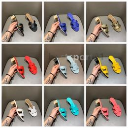 famous brand Beach slippers Classic Flat heel Summer Designer Fashion flops leather lady Slides women shoes Hotel Bath Ladies sexy Sandals Large size 35-42 P3