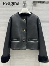 Women's Jackets Evagina Winter Runway Fashion Vintage Black Colour Genuine Leather Jacket Long Sleeve Pockets Button Straight