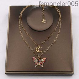 Designer di lusso Lettere a doppia lettera collane a ciondolo 18k Gold Plodato farfalla Crisatl Pearl Rhinestone Collana per maglione per le donne Giorriere per la festa di nozze A VZWW