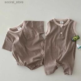 Rompers 2023 Summer Bodysuit Girl Baby Thin Breathable Solid Short Sleeves Fashion Patchwork Cotton Crlwear Boys Soft Jumpsuit Korea L240402