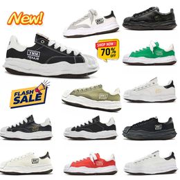Designer New Lace Up fashion Casual Shoes Outdoor men's and women casual comfort sneakers black and yelly Wear-resistant sports shoes size 36-45
