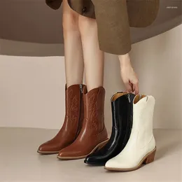 Boots 2024 Autumn Pointed Toe Embroidered Western Cowboy Fashion Women Shoes Female High Heels Chunky For