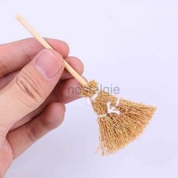 Kitchens Play Food 1PCS Dollhouse Furniture Miniature Dolls House Kitchen Yard Accessory 1/12 Wood Broom Classic Toys Pretend Play Furniture Toys 2443