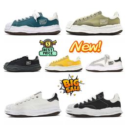 2024 Designer New Lace Up fashion Casual Shoes Outdoor men's and women casual comfort sneakers black and yelly Wear-resistant sports shoes box