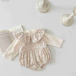 Rompers 2024 Summer New Baby Sleeveless Corduroy Bodysuit Infant Girl Dot Ruffled Collar Jumpsuit Newborn Toddler Casual Clothes 0-24M L240402